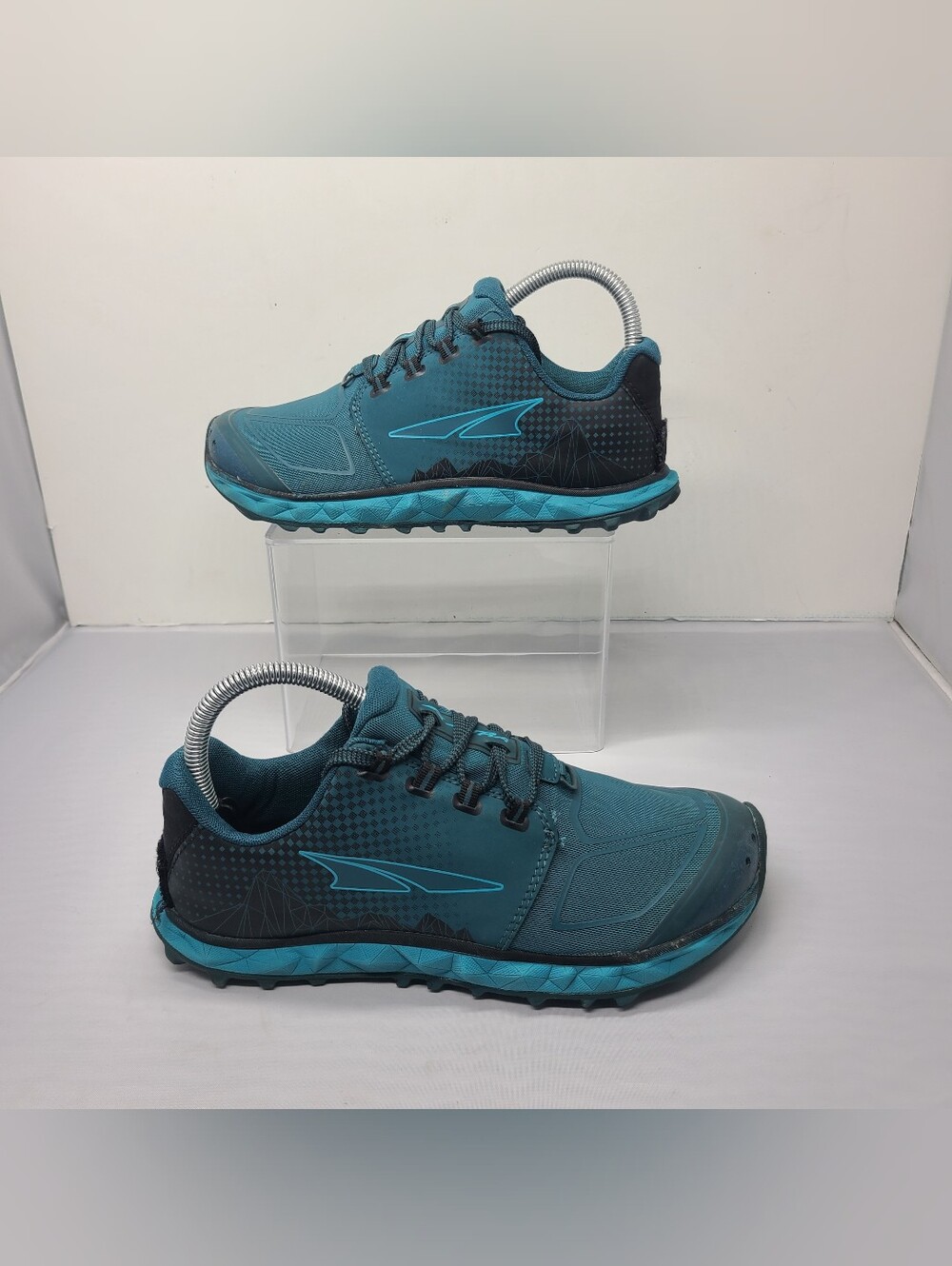Altra Superior 4.5 Capri Trail Running Hiking Sneakers Shoes Women's Size 7